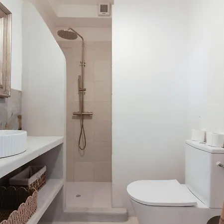 Perrissol Yourhosthelper Cannes