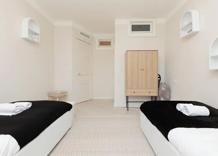 Perrissol Yourhosthelper * Cannes